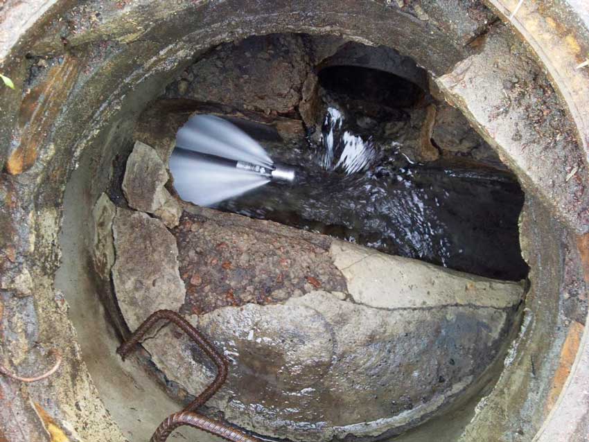 Промывка труб систем канализации в Перми